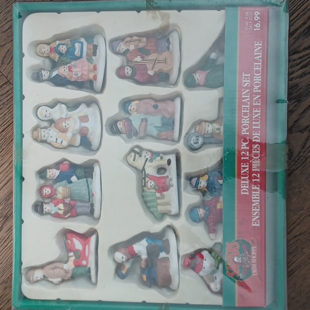 Santa's Trim Shoppe 12 Piece Porcelain Set Christmas Village Accessories